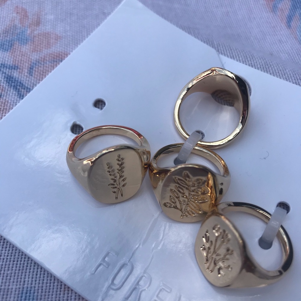 Forever21 Gold Flower Rings - Picture 4 of 10